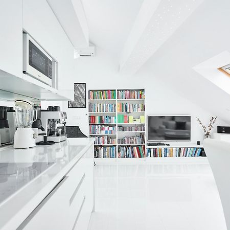 Appartamento Unique Design Loft In Middle Of Centre Of Old Town With Netflix Cracovia Esterno foto
