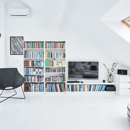 Appartamento Unique Design Loft In Middle Of Centre Of Old Town With Netflix Cracovia Esterno foto