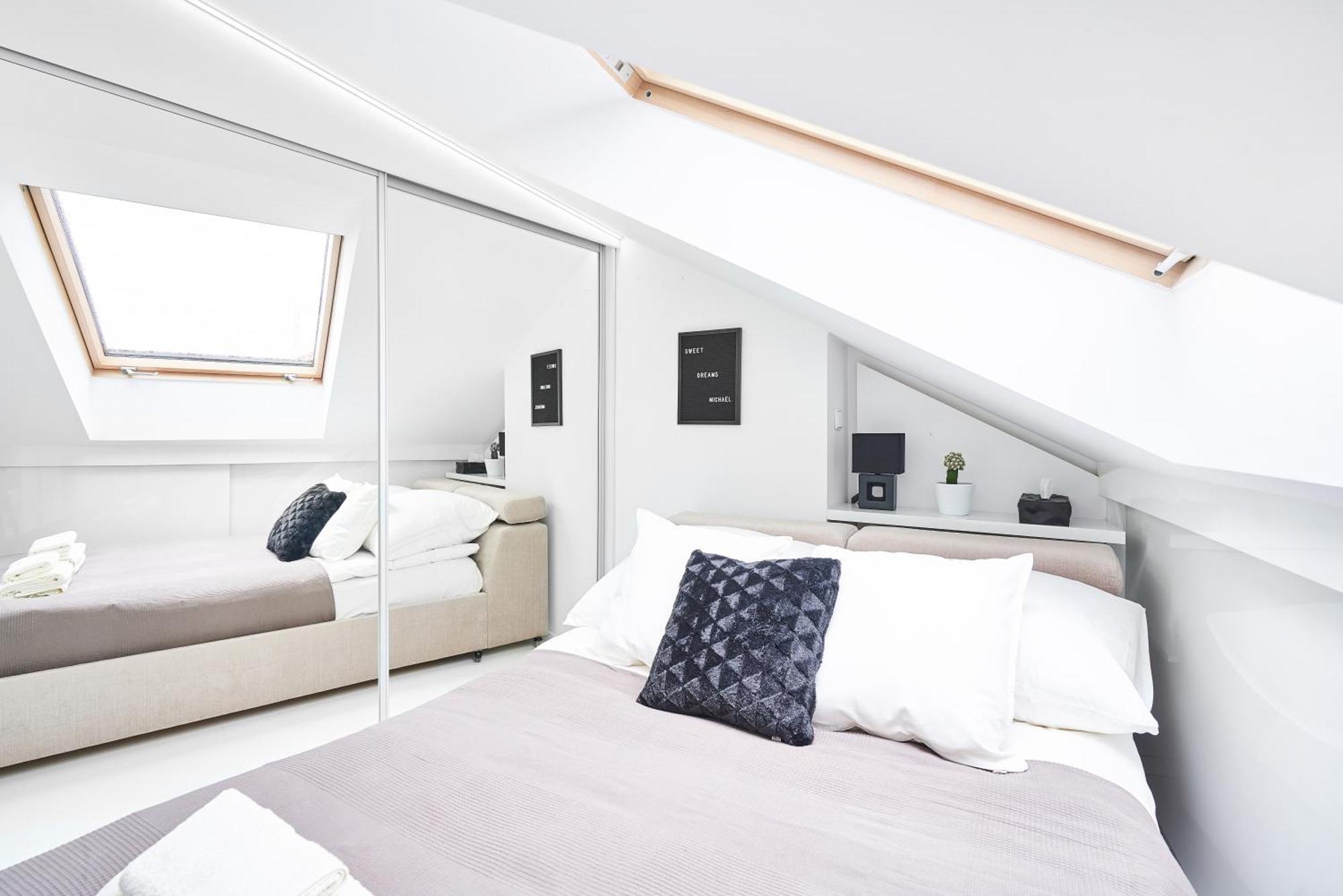 Appartamento Unique Design Loft In Middle Of Centre Of Old Town With Netflix Cracovia Esterno foto